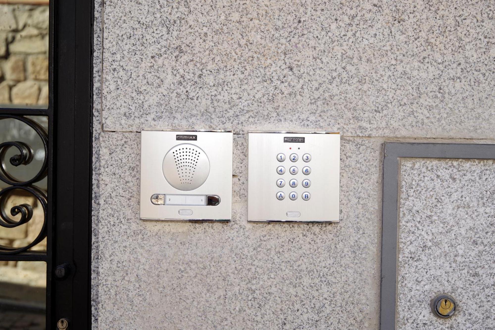 Vallespin 43 Parking, Wifi Ávila Kültér fotó
