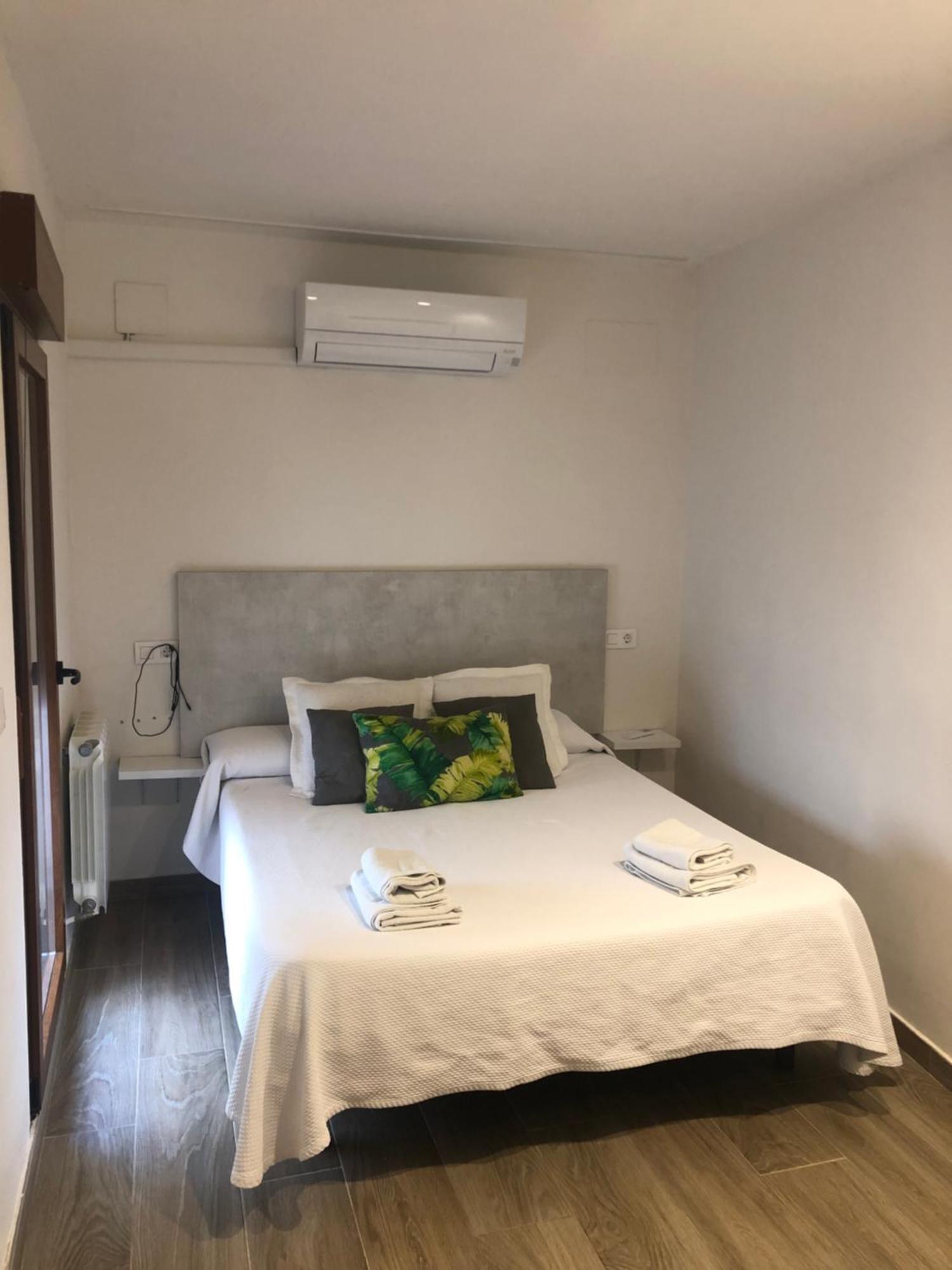 Vallespin 43 Parking, Wifi Ávila Kültér fotó